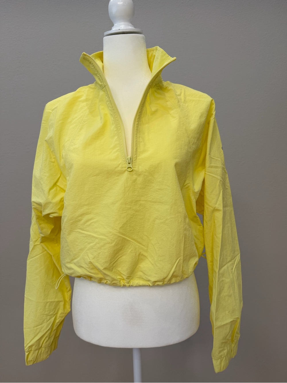 Alo Yoga Cropped 1/4 Zip Alumni Pullover Sunshine Yellow Windbreaker Small
